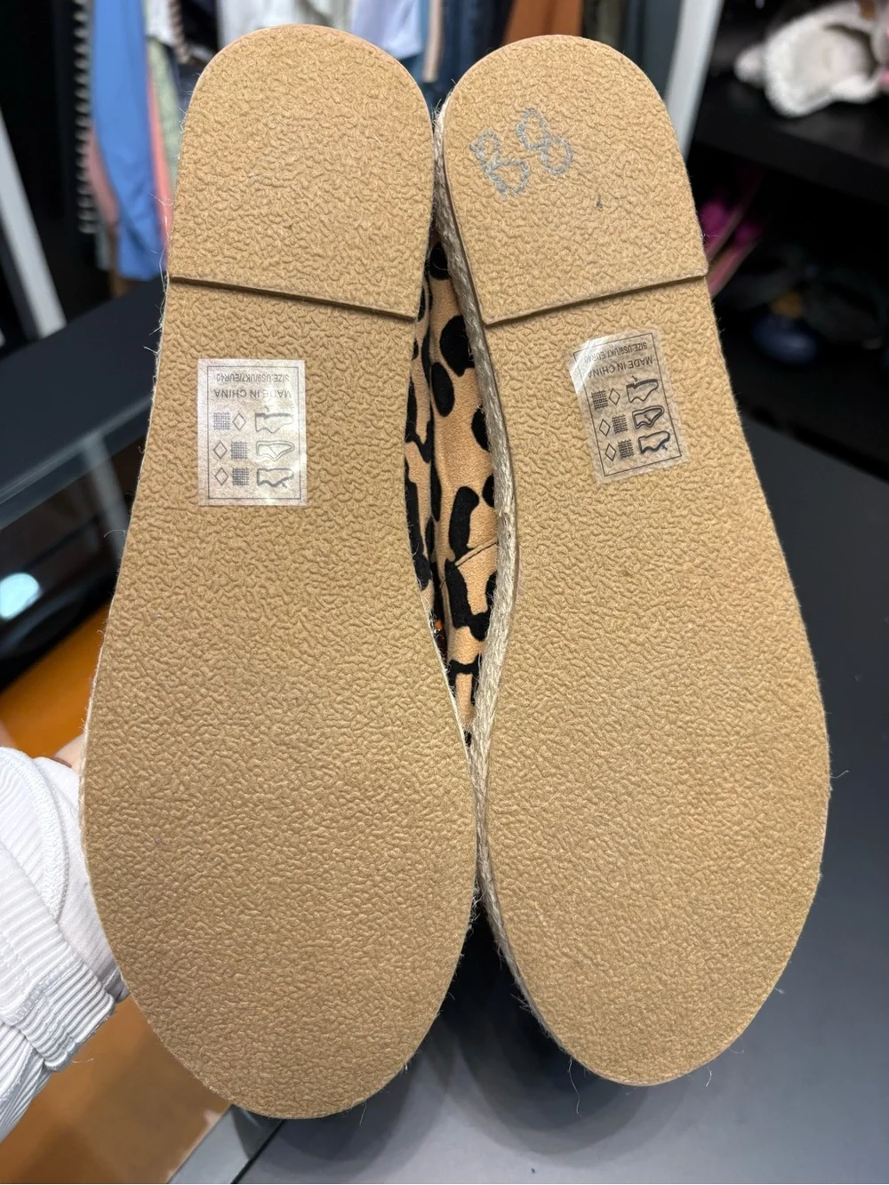 🆕🎉 NWOB Qupid Leopard Espadrille Slip-Ons with Black Cap Toe